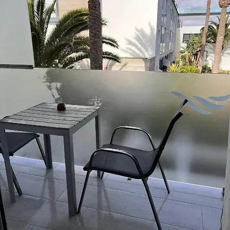 Elegant Next To The Sea! Lägenhet